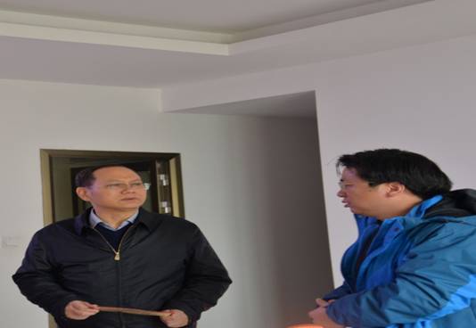 送慰问金.JPG