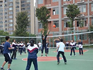 激情四射 青春飞扬——排球赛实报