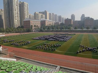骄阳璀璨暖深冬，少年意气显风采——记长沙市明德中学体育大课间竞赛