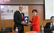 明德方兴，走向世界——加拿大维多利亚市市长率访问团来我校访问（一）