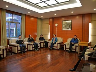 腊月入骨寒，春意慰问暖——我校召开春节慰问困难教职工座谈会