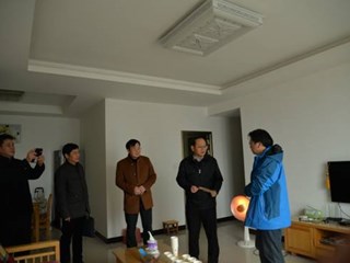 深情关怀，温暖新春——  长沙市教育局卢鸿鸣局长慰问我校困难教师