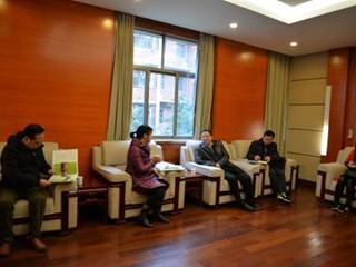 尊重历史，重在当代——  湖南株洲贺家土小学赴我校学习借鉴校史建设工作经验