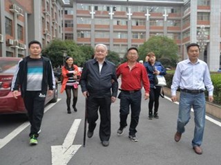 恰同学少年，忆明德风采——明德中学杰出校友程不时来母校访问交流