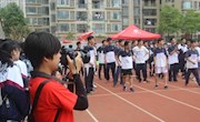 齐心协力 奉献无私  ——明德中学第31届运动会志愿者风采实录