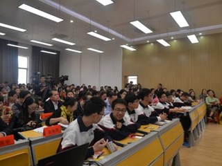 教学开放日系列活动报道之二一一  “三生”课堂展风采，杏坛才俊露峥嵘