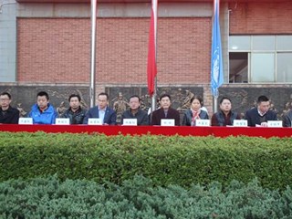 新起点，新征程 ——记明德中学第十三周朝会暨期中考试总结表彰大会