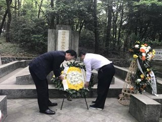 115周年校庆系列活动：清明登岳麓山，祭奠教育前贤——明德中学举行2018年清明祭扫活动