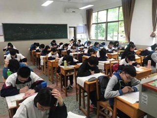 明德中学第十二届科技读书节系列活动之高二年级生物竞赛能力大赛