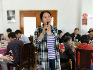 我校组织离退休教师春季踏青活动