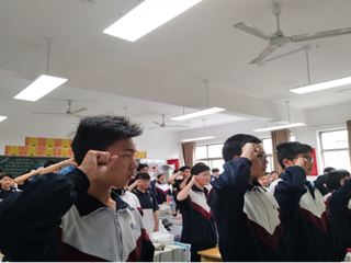 不忘初心，砥砺前行——记明德中学纪念建团96周年暨重温入团誓词宣誓活动