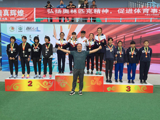 喜报:明德中学田径队在全国传统校田径比赛总决赛中迭创佳绩！