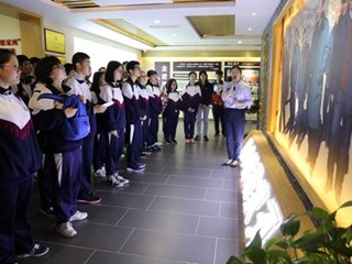 不忘初心 追寻心中的梁家河——记明德中学第27期青年党校成员参观学习活动