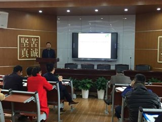 话到桃李情似水，襟怀如月笔如霜——记明德中学德育分享会