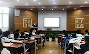 明德国际部2015级毕业生陈宇轩同学返母校助力学考——一场围绕“微积分”展开的头脑风暴