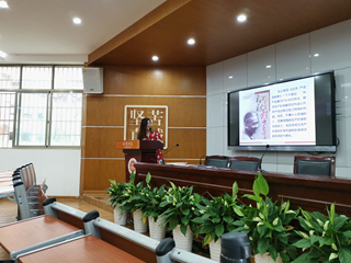 学习《加强党性修养，做合格党员》——长沙市明德中学高一支部书记上党课活动