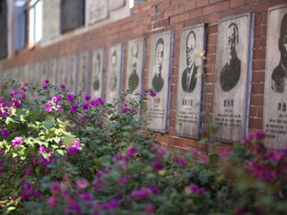 明德｜名校，需要学术厚度