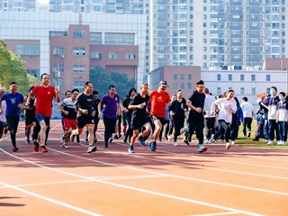 愉悦身心，凝心聚力！明德教师们的趣味运动会
