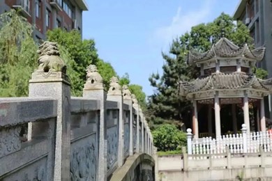 @初三学子：百廿载明德树人，成就优秀的你！