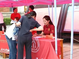 高校汇集明德，助力学子圆梦 | 我校举行“2023年高考志愿填报指导会暨高校招生咨询会”