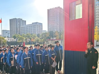 明德师生亲历消防站，安全教育为青春护航
